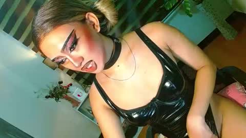 miss yasii online show from April 23, 3:14 pm