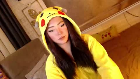 JEN  online show from March 8, 1:14 pm