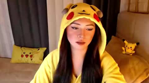 JEN  online show from April 22, 4:03 pm