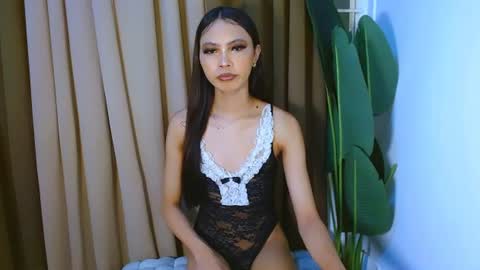 youronly_megan online show from July 17, 3:45 am