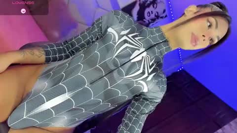 Snapshot of zeuss_x chatting on February 11, 5:05 am Aisha Alejandra Rosse Deus  online show from February 11, 5:05 am