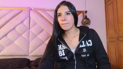 Zoe online show from April 27, 1:31 pm