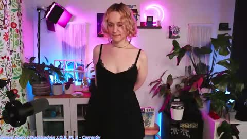 Zoey Ryan online show from November 28, 5:47 pm