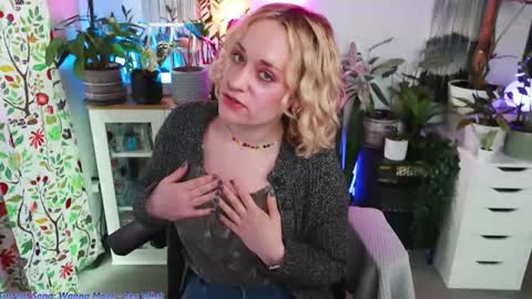 Zoey Ryan online show from February 23, 7:17 pm