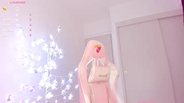 mia yourmommy online show from December 17, 1:00 am