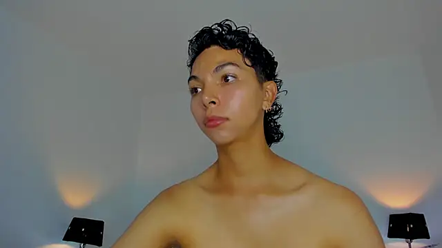 xhenisa  online show from November 26, 9:06 pm