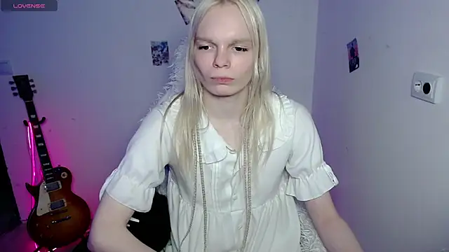 Emily Nyaffee online show from January 15, 1:43 pm