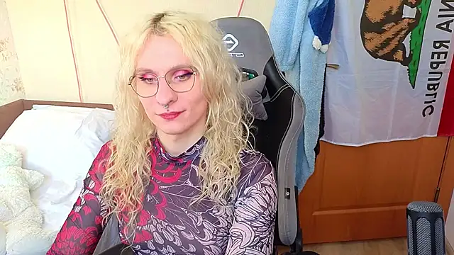 Lori Myaf online show from April 24, 3:48 pm