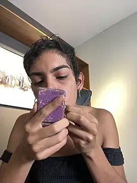 Alahia Rodriguez online show from April 21, 7:31 pm