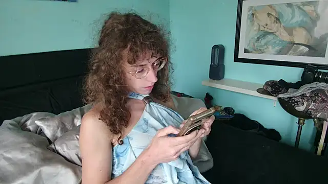 Prxscillia Tx online show from August 9, 11:59 am