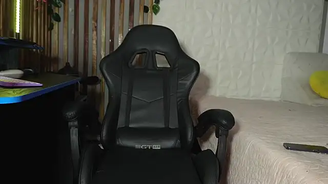 argiee taylorxs2 online show from February 11, 12:28 am