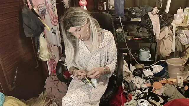 Ombeline1 online show from December 21, 5:29 pm