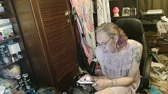 Ombeline1 online show from April 20, 10:22 pm