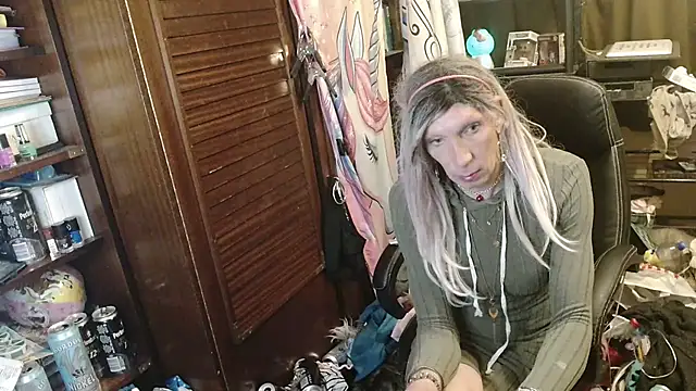 Ombeline1 online show from April 22, 7:54 pm