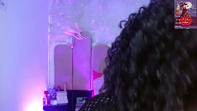 puca ebony online show from October 28, 7:45 pm