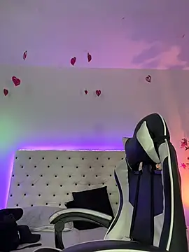 Elektra Queen online show from April 23, 1:24 pm