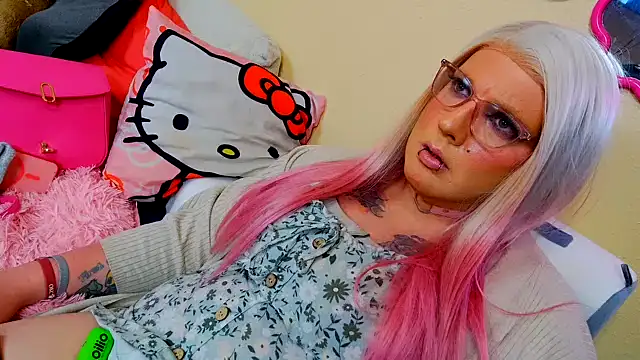Blakelytgirl online show from April 23, 8:44 am