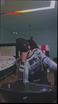 FemaleIssuing online show from September 25, 8:54 am