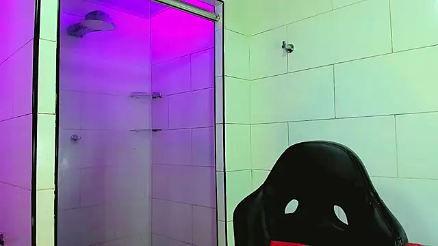 Victoria Kastelo online show from November 5, 7:25 pm