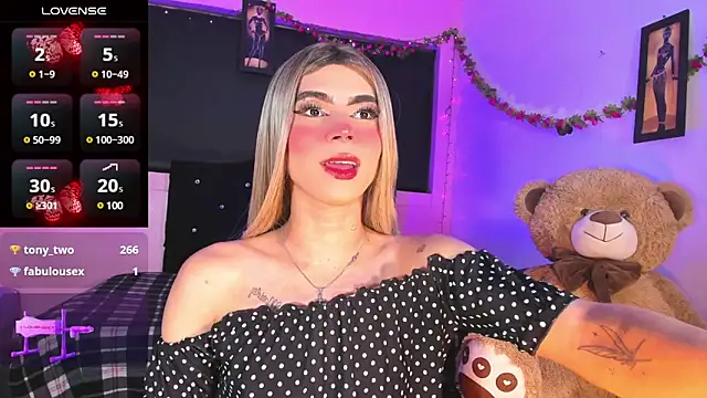 rosedewitt online show from February 12, 10:56 am