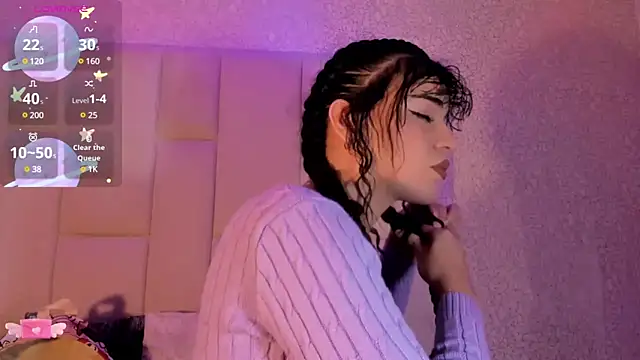 Summer walkerr online show from February 8, 12:28 pm