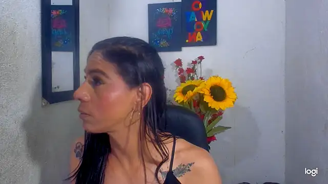 juanblakbigcock online show from November 4, 9:03 pm