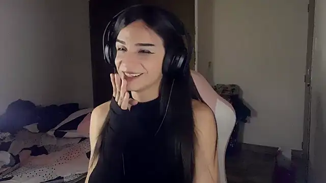 Dollbehavior  online show from April 3, 8:34 am