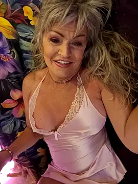 annika lately online show from April 10, 3:24 am