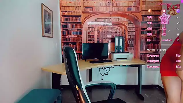 khiara moretti online show from December 18, 7:30 pm