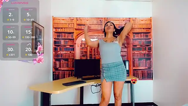 khiara moretti online show from January 25, 7:38 pm