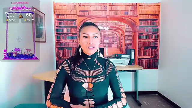 khiara moretti online show from January 27, 7:35 pm