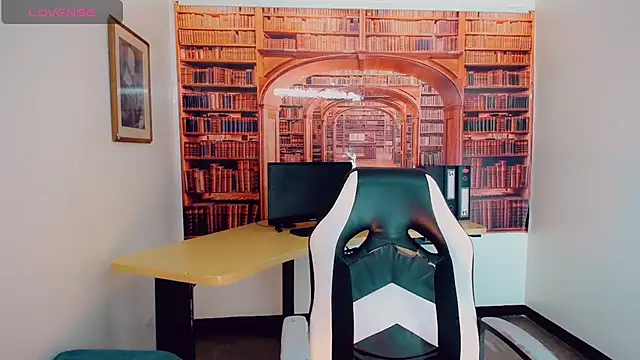 khiara moretti online show from February 1, 7:34 pm