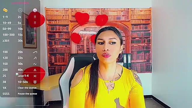 khiara moretti online show from February 13, 7:42 pm