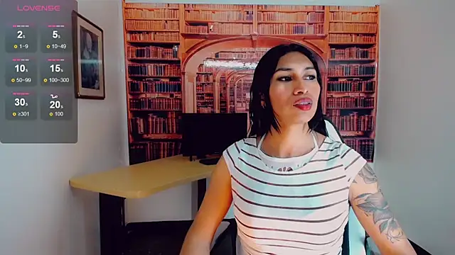 khiara moretti online show from February 25, 7:36 pm