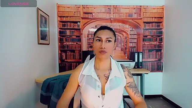 khiara moretti online show from March 4, 7:54 pm