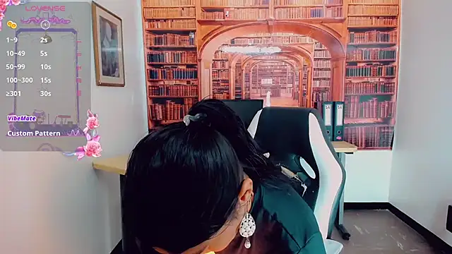 khiara moretti online show from March 14, 7:49 pm