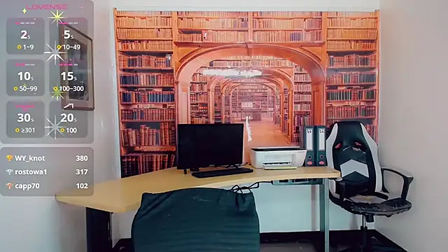 khiara moretti online show from March 17, 7:33 pm