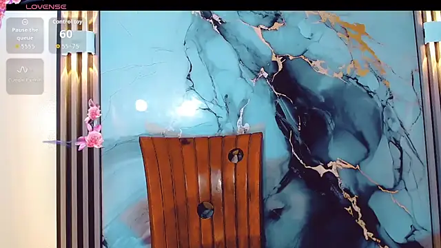 khiara moretti online show from December 22, 10:03 pm