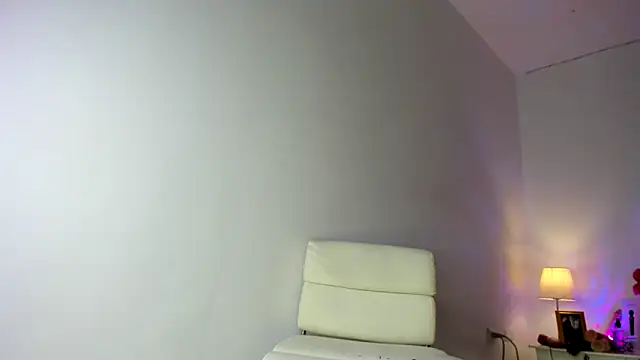 shantallhotxx online show from April 16, 6:47 am