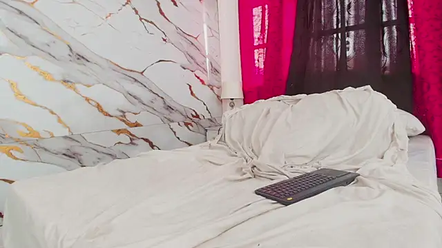 pretty ariiel online show from April 22, 4:25 pm