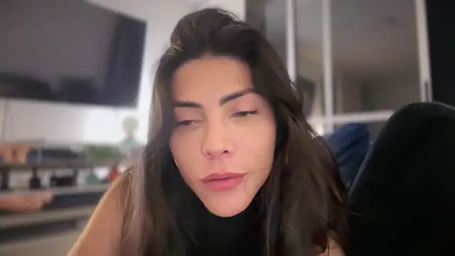 angelturned001 online show from October 10, 9:10 am