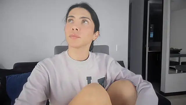 angelturned001 online show from January 15, 11:03 pm