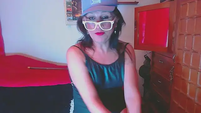 LorenJade online show from November 7, 8:14 am