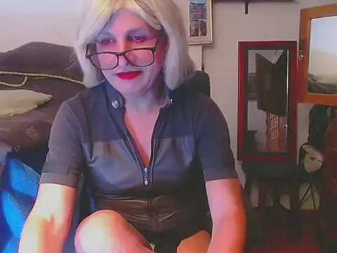 LorenJade online show from April 20, 7:54 am