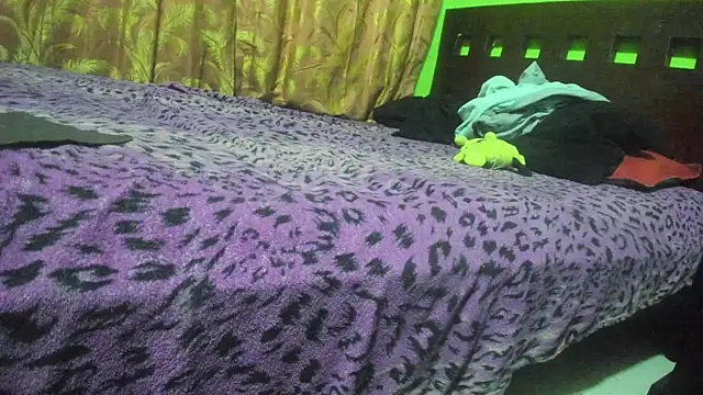 Brenda Smith69 online show from December 16, 9:42 pm