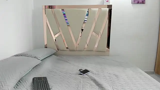 melody adams12 online show from October 9, 10:00 pm