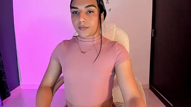 CandyLatinHott online show from November 8, 10:54 pm