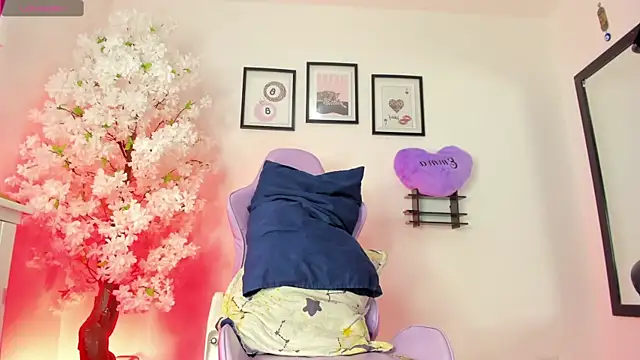 EmmaEbony ts online show from April 24, 2:42 pm