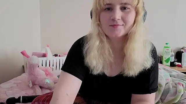Glitch Witch online show from June 11, 8:51 pm