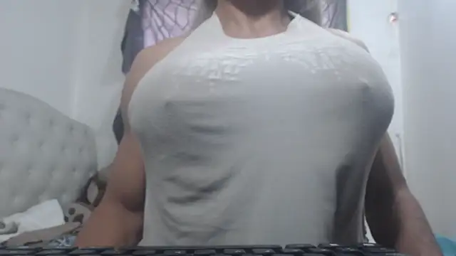 DanielaMuscleTS online show from April 22, 8:16 pm